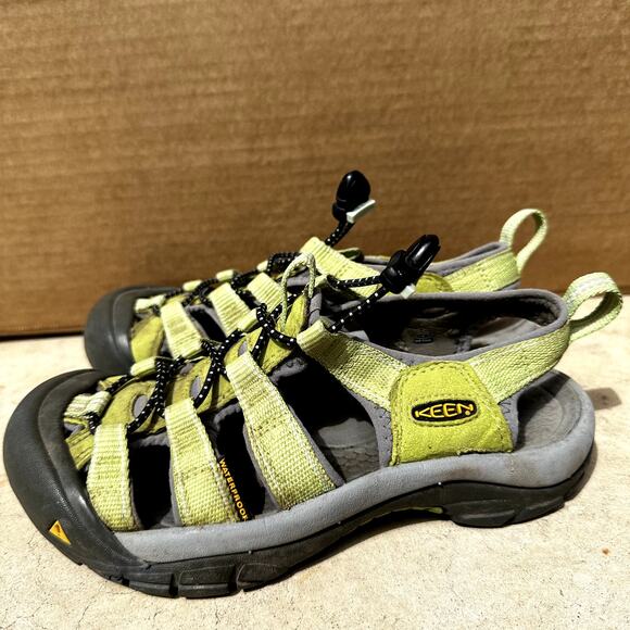 Keen Newport H2 Outdoor Sandals Hiking Closed Toe Waterproof Yellow Green 6 main image 5